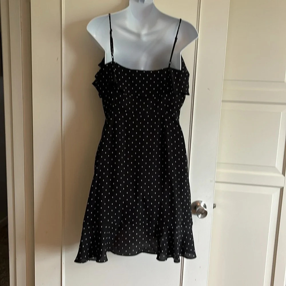 Banana Republic Polka Dot mini  ruffle dress black & white size 6 festival party - Picture 5 of 11